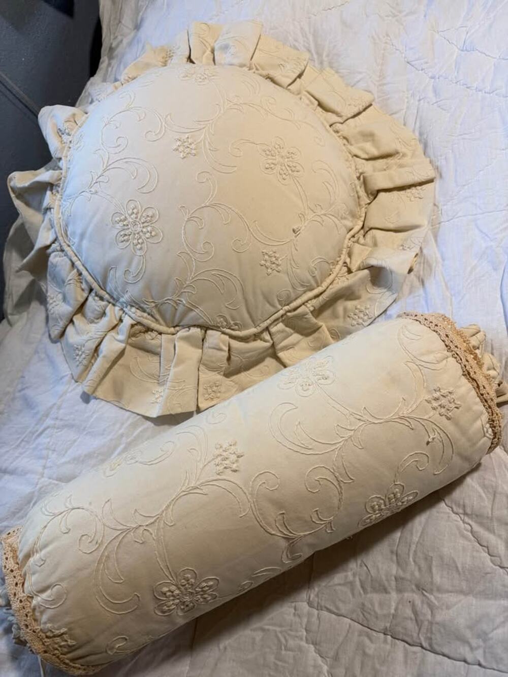 Romantic Cottagecore Decorative Pillow Set – Round Ruffle & Bolster Pillow